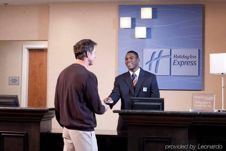 Holiday Inn Express & Suites Clinton By Ihg Eksteriør billede